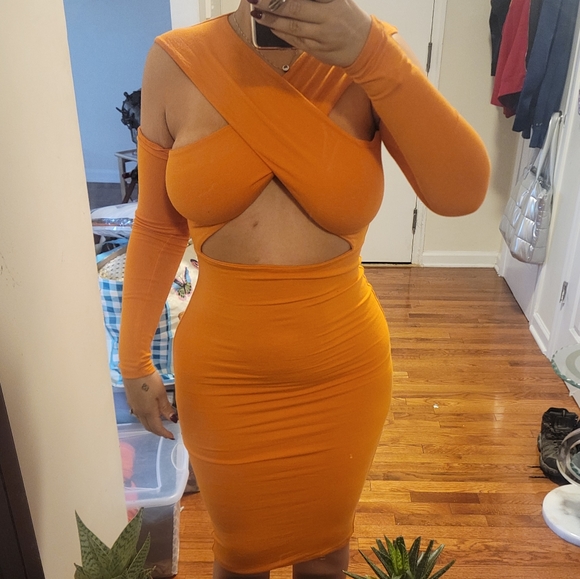 Orange midi dress - Picture 2 of 3